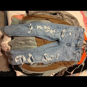 RIPPED AMERICAN EAGLE JEANS. ACID WASH.